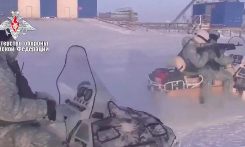 Ρωσία: Επίδειξη ισχύος με στρατιωτικές ασκήσεις στην Αρκτική (βίντεο)